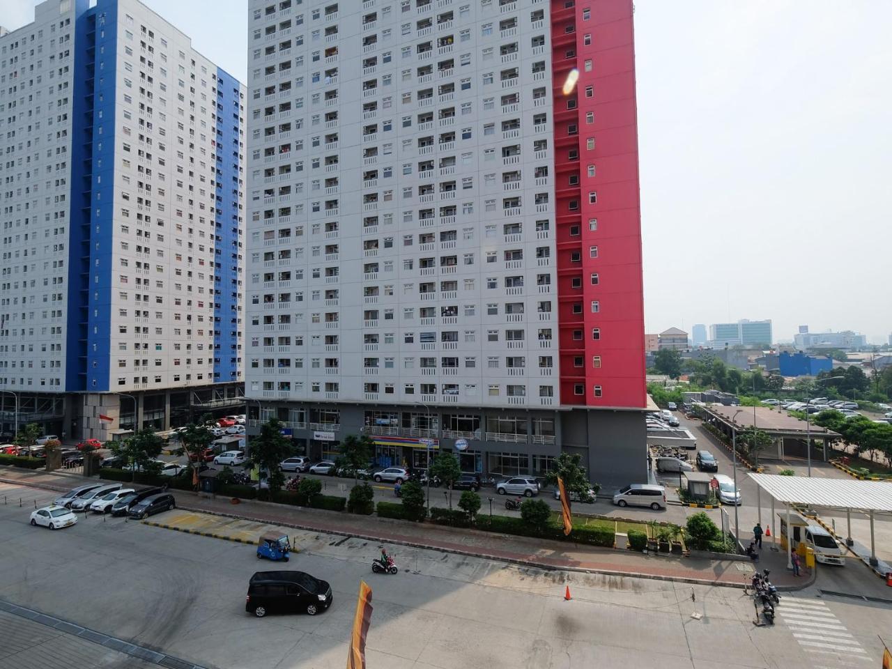Modern Studio At Green Pramuka City Apartment Near To Shopping Center By Travelio Jakarta Exteriör bild